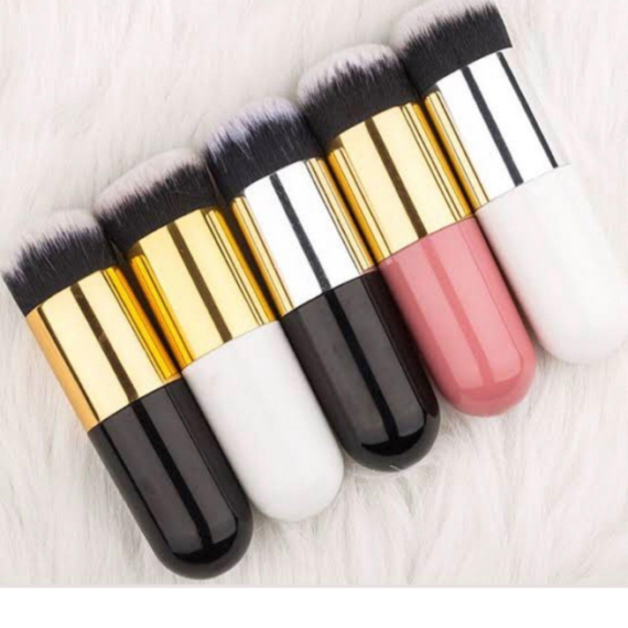 Kabuki brush